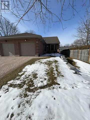12 - 90 ONTARIO STREET S, Lambton Shores (Grand Bend), Ontario N0M1T0