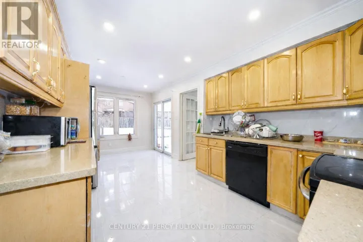 17 DAKIN DRIVE, Ajax (Central West), Ontario L1T2R8