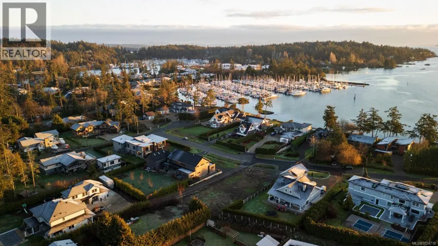 10724 Bayfield Rd, North Saanich, British Columbia V8L5S7