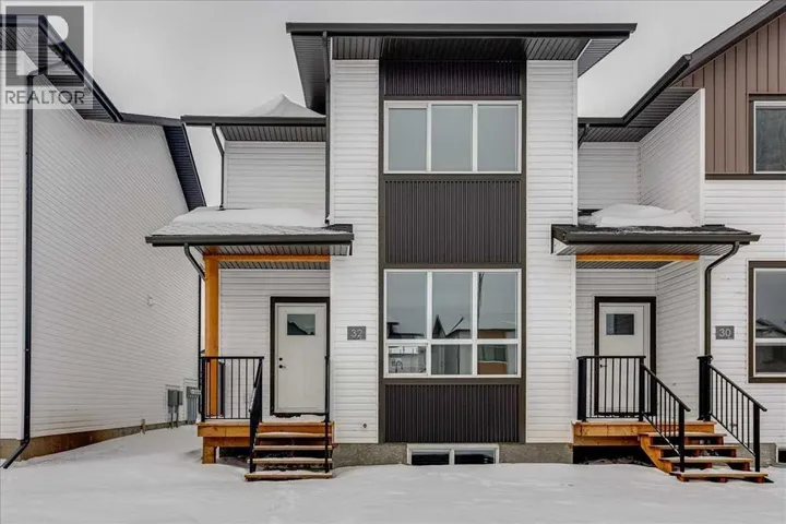 32 Inglis Crescent, Sylvan Lake, Alberta T4S0V3