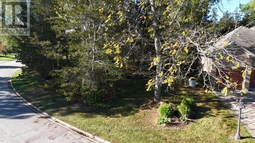 10137 MERRYWOOD DRIVE, Lambton Shores (Grand Bend), Ontario N0M1T0