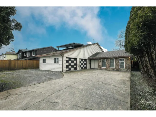 6091 172 STREET, Surrey, British Columbia V3S4Y2
