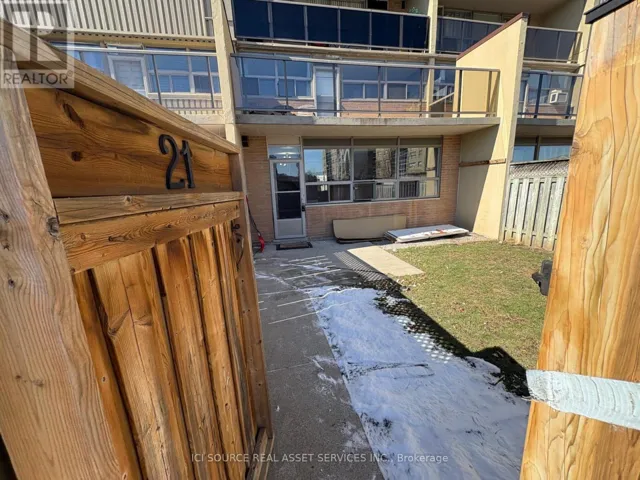 21 - 15 NICKLAUS DRIVE, Hamilton (Vincent), Ontario L8K5J5