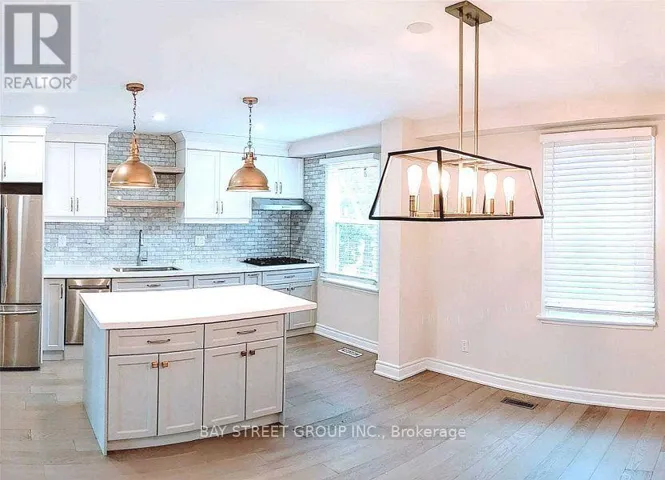 1896 JOHN STREET, Markham (Bayview Fairway-Bayview Country Club Estates), Ontario L3T1Z1