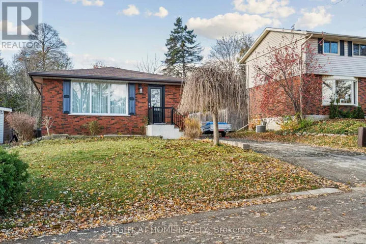 16 GREEN MEADOW WAY, Hamilton (Dundas), Ontario L9H3Z3