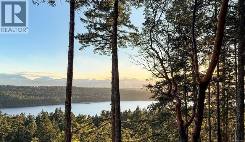1095 Coats Dr, Gabriola Island, British Columbia V0R1X4