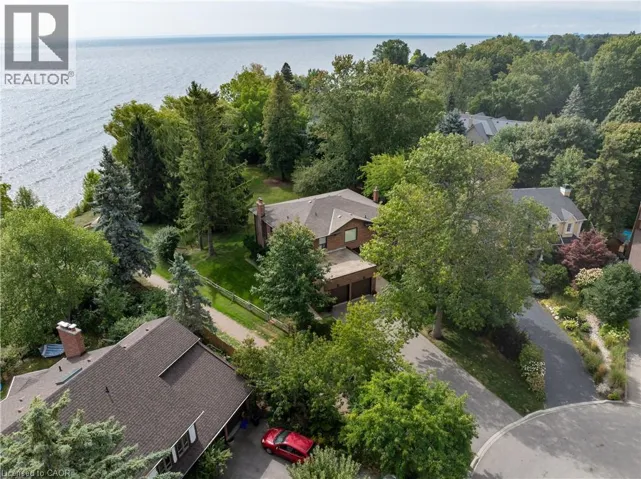 20 ARKENDO Drive, Oakville, Ontario L6J5T9