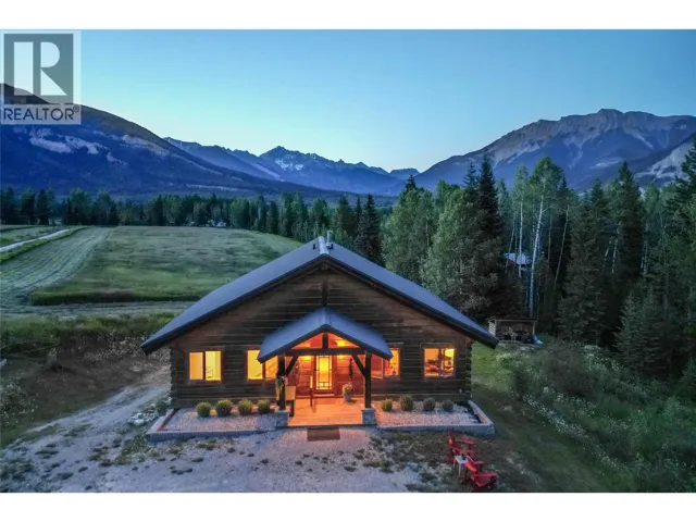 2550 Kettleston Road, Golden, British Columbia V0A1H1