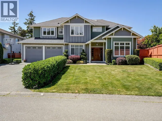 4276 Kincaid St, Saanich, British Columbia V8X4R3