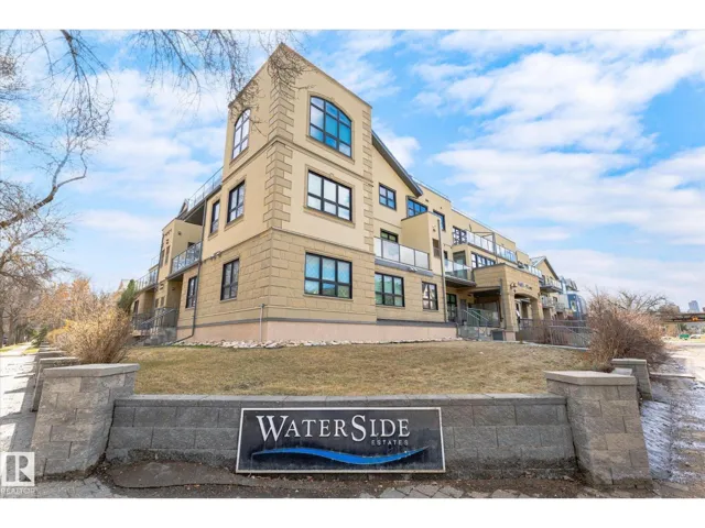 #111 9603 98 AV NW, Edmonton, Alberta T6T2E2