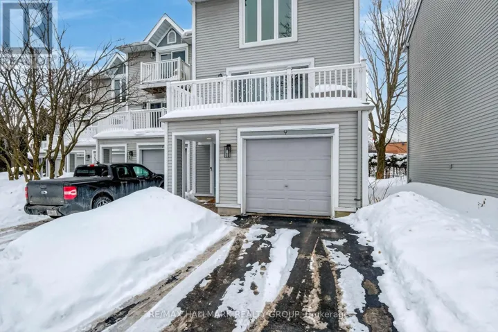 9 FORSYTH LANE, Ottawa, Ontario K2H9H1