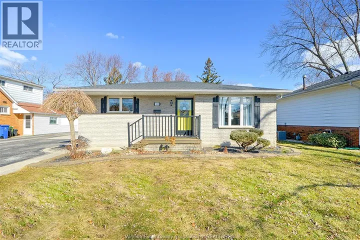 533 Maple, LaSalle, Ontario N9J1P6