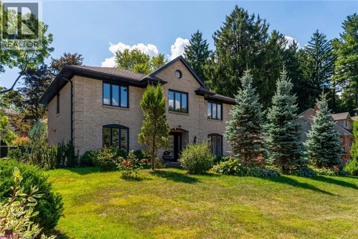 28 STONEGATE Drive, Hamilton, Ontario L9G3R7
