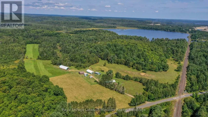 214 NORTH LANCELOT ROAD, Huntsville (Stephenson), Ontario P0B1M0