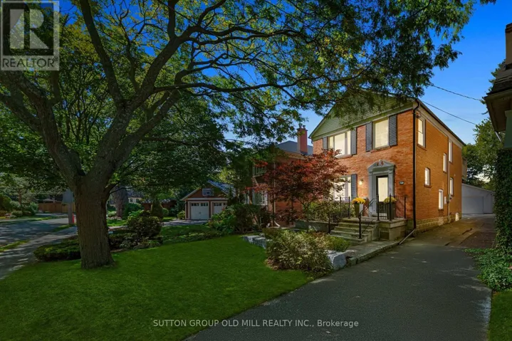 24 DARTMOUTH CRESCENT, Toronto (Mimico), Ontario M8V1X1