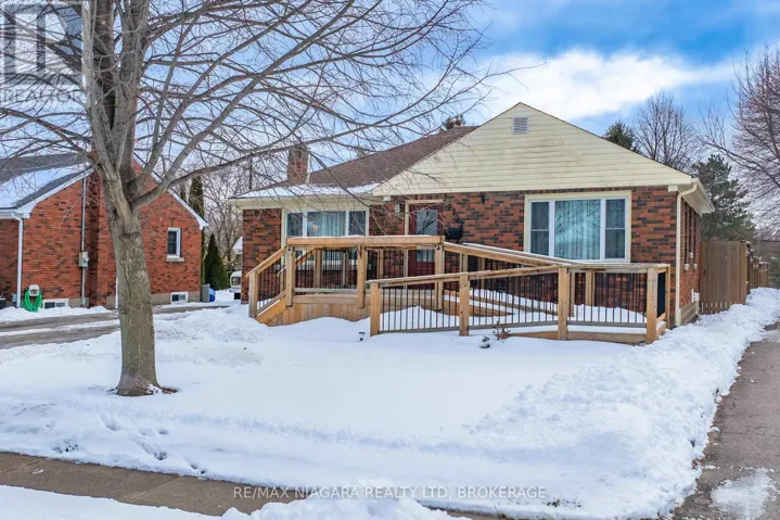 6122 BURDETTE DRIVE E, Niagara Falls (Cherrywood), Ontario L2E5G7