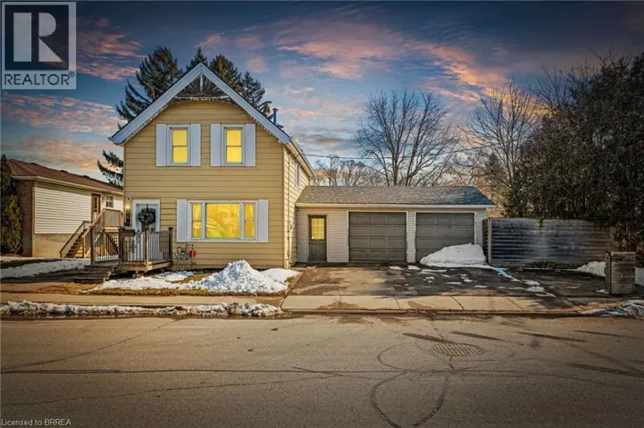 34 EIGHTH Avenue, Brantford, Ontario N3S1B9