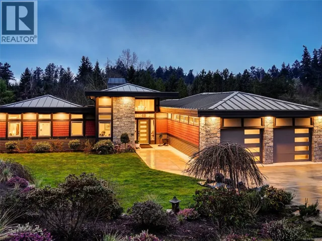 1096 Maple Rd, North Saanich, British Columbia V8L5P5