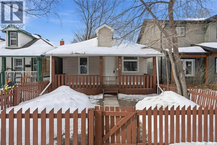 1121 H AVENUE N, Saskatoon, Saskatchewan S7L2C8