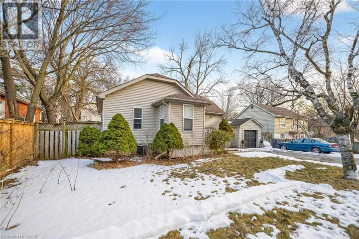 2450 WOODWARD Avenue, Burlington, Ontario L7R1T9