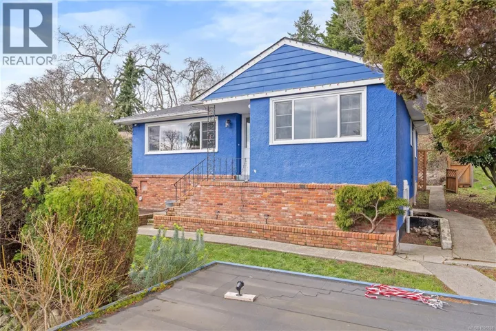 3560 Cedar Hill Rd, Saanich, British Columbia V8P3Z1