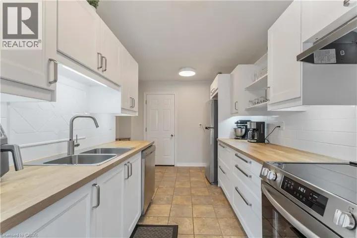 300 REXFORD Drive Unit# 22, Hamilton, Ontario L8W1P5