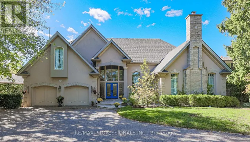 84 NEILSON DRIVE, Toronto (Markland Wood), Ontario M9C1V7