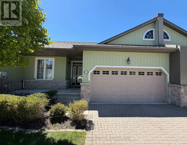 11 OAKWOOD LINKS LANE, South Huron (Stephen), Ontario N0M1T0