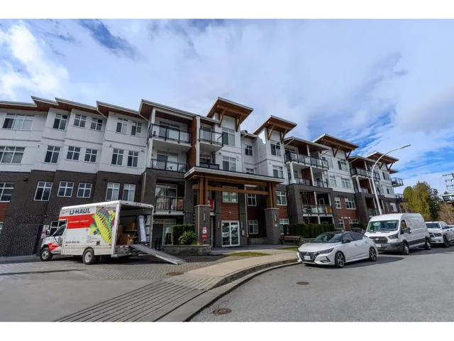 230 5415 BRYDON CRESCENT, Langley, British Columbia V3A0N4