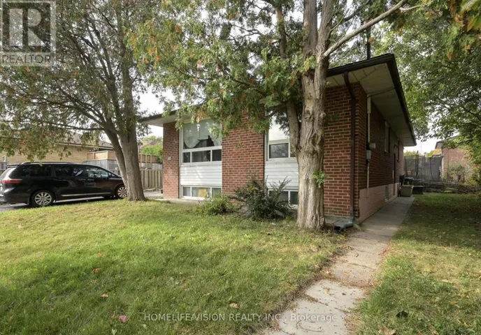 ROOM B - 116 SHAFTESBURY STREET, Toronto (Bathurst Manor), Ontario M3H5L9
