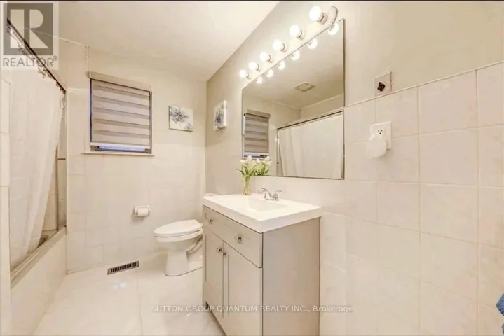 UPPER LEVEL - 574 CRERAR AVENUE, Oshawa (Donevan), Ontario L1H2W8