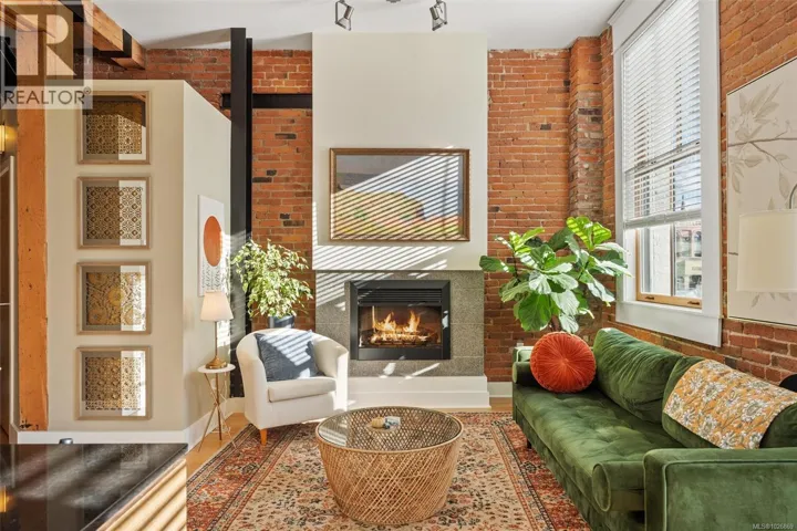 204 610 Johnson St, Victoria, British Columbia V8W1M4