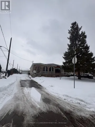 1 BRADY CRESCENT, Toronto (Glenfield-Jane Heights), Ontario M3L2B6