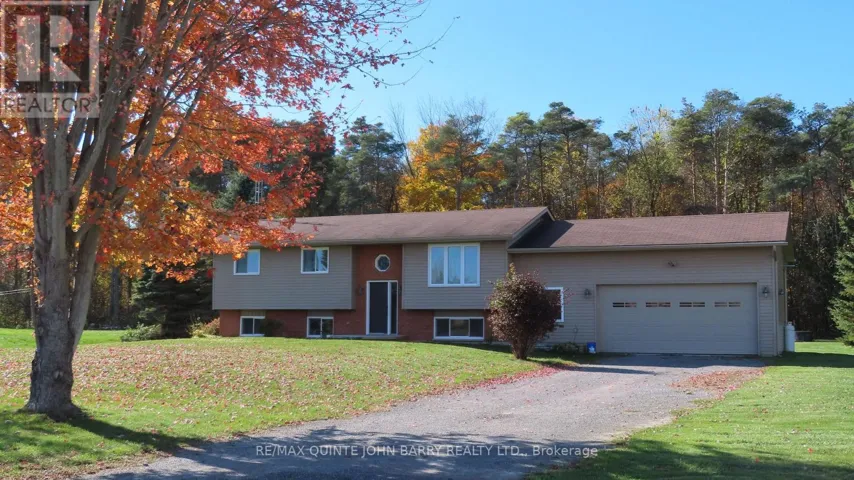 113 BARCOVAN BEACH ROAD, Quinte West (Murray Ward), Ontario K0K1L0