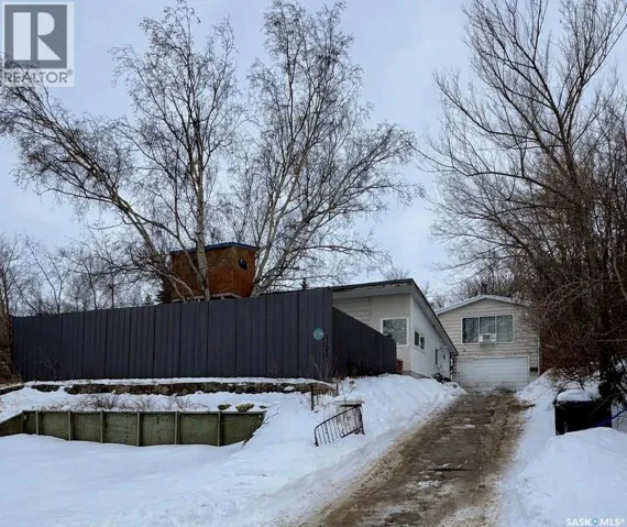 1105 5th AVENUE, Regina Beach, Saskatchewan S0G4C0