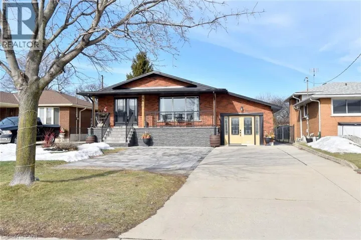 682 W MOHAWK Road W, Hamilton, Ontario L9C1X8