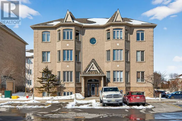 2 - 70 BRIARGATE PRIVATE, Ottawa, Ontario K4A0C3