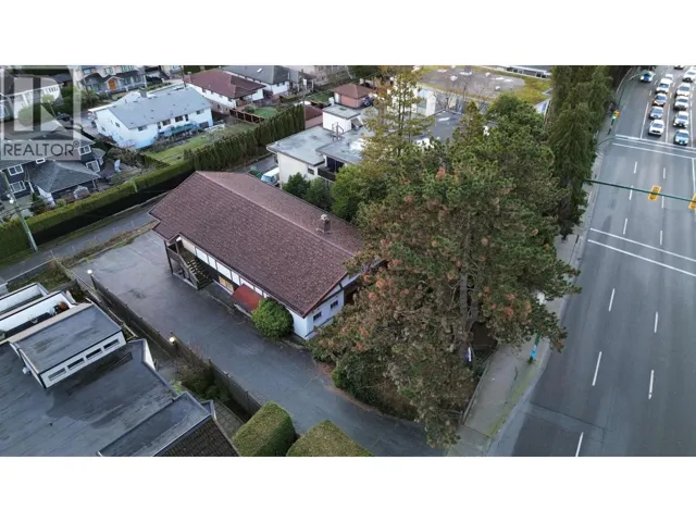 5050 HASTINGS STREET, Burnaby, British Columbia V5B1P6