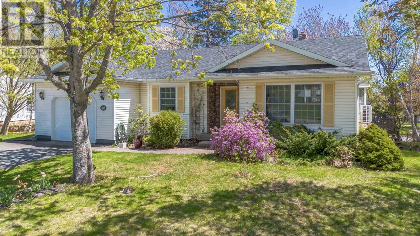 38 FOREST Drive, Charlottetown, Prince Edward Island C1E1W9