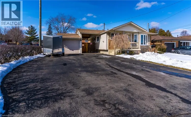 102 GREENINGDON Drive, Hamilton, Ontario L9A3A7
