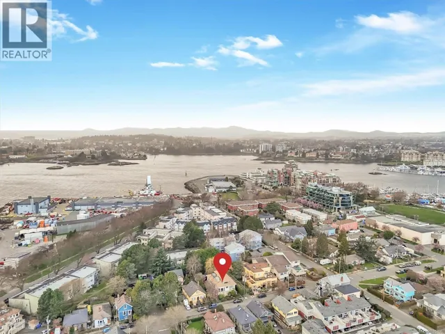 A 142 St. Lawrence St, Victoria, British Columbia V8V3M3