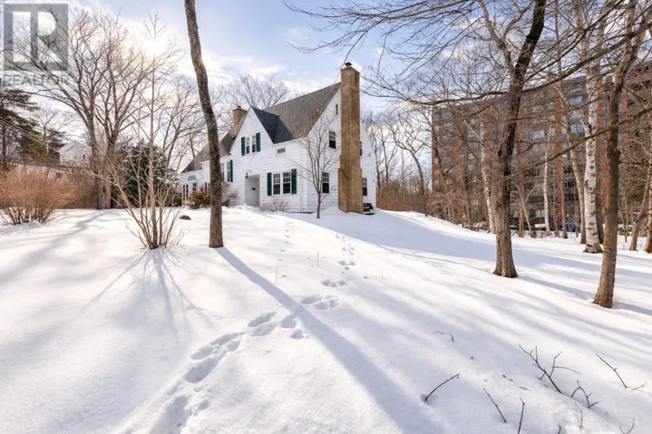 5661 Ogilvie Street, Halifax, Nova Scotia B3H1B8