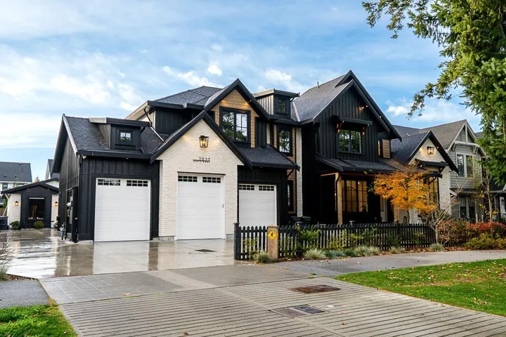 2833 204 STREET, Langley, British Columbia V2Z0B4