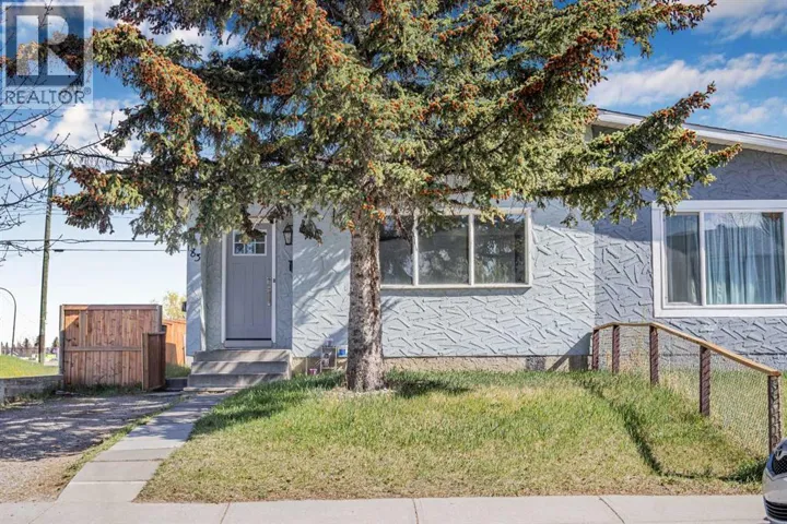 183 Penbrooke Close SE, Calgary, Alberta T2A3N9