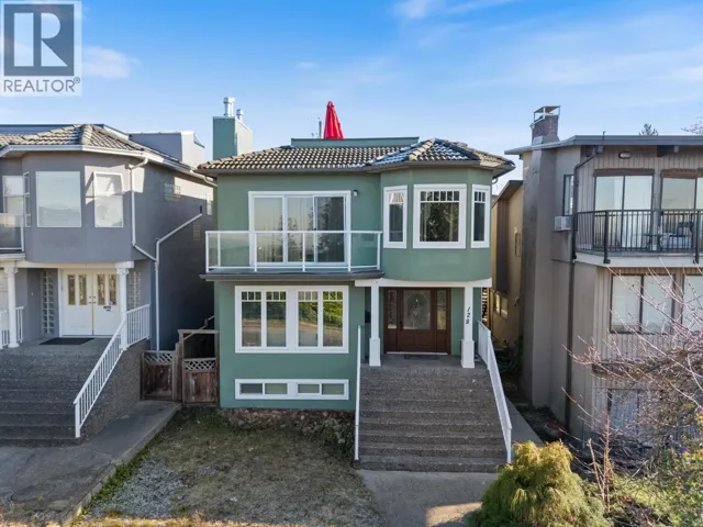 128 HYTHE AVENUE, Burnaby, British Columbia V5B3H7