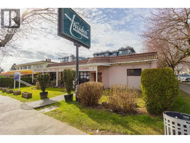 2411 NANAIMO STREET, Vancouver, British Columbia V5N5E5