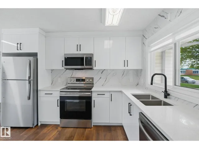 13316 136 AV NW, Edmonton, Alberta T5L4B3