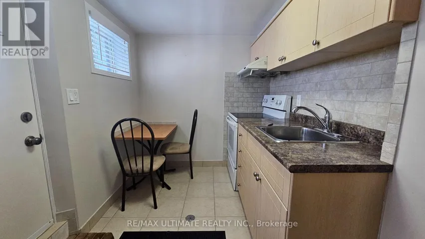 LOWER - 905 LANSDOWNE AVENUE, Toronto (Dovercourt-Wallace Emerson-Junction), Ontario M6H3Z2