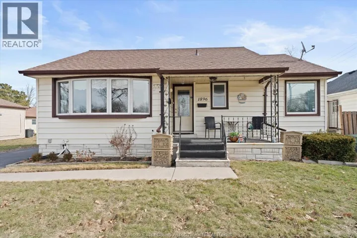 1896 BUCKINGHAM DRIVE, Windsor, Ontario N8T2A8