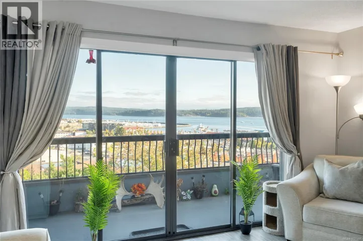 204 907 Cedar St, Campbell River, British Columbia V9W2W1